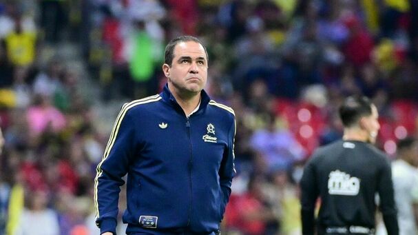 André Jardine cuestionó el cobro de Raphael Veiga (Fotografía: Imago 7)
