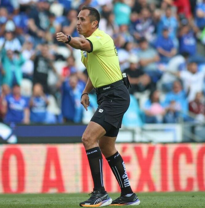 Luis Enrique Santander pitará el América vs Pumas (Imago7)
