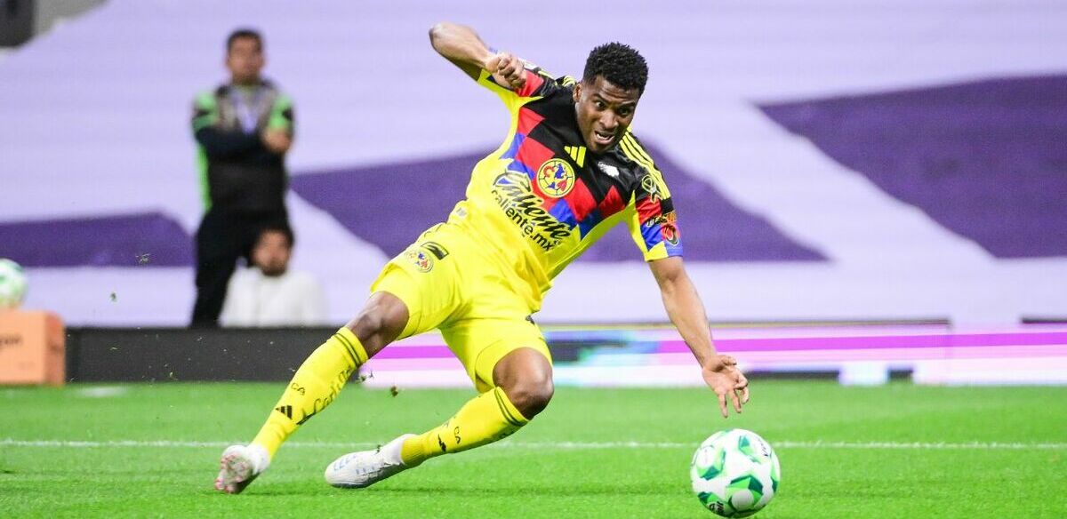 Raúl "Pantera" Zúñiga, delantero del América (Imago7)