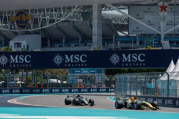 La FIA se vio obligado a la cancelación de dos premios / Reuters
