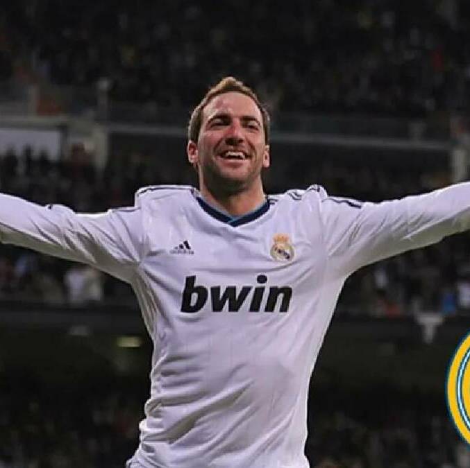 Gonzalo Higuain reaparece irreconocible / Captura de Twitter @7Bolacha