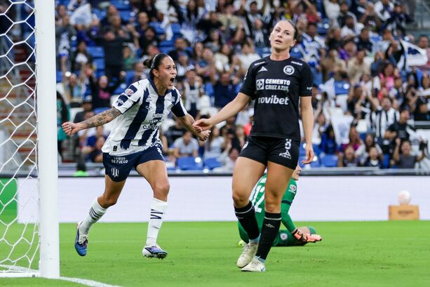 Marcela Restrepo anotó ante Cruz Azul