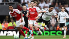 Raúl Jiménez tuvo un mal día ante Arsenal. (Foto: Reuters)