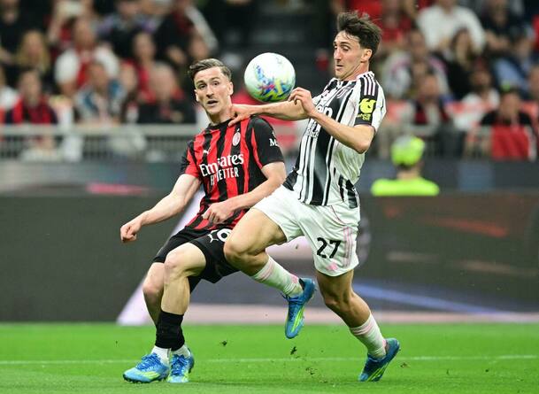 Para top AC Milan vs Juventus