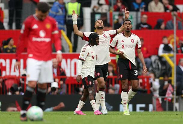 Para top Manchester United vs Liverpool