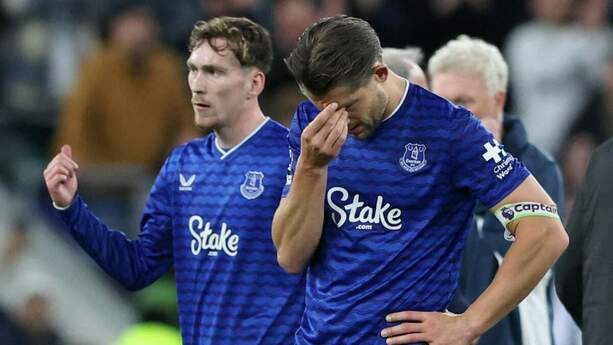 Everton no pudo mantener la ventaja sobre el City (Reuters)