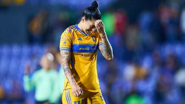 Jennifer Hermoso lamenta la derrota de Tigres Femenil (Mexsport)