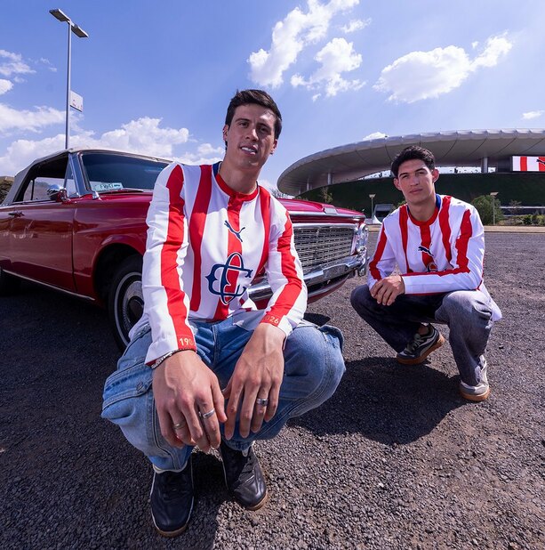 Así luce la nueva playera conmemorativa de Chivas (Cortesía PUMA)