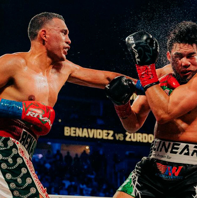 Benavidez noqueó al Zurdo Ramírez en 6. (Foto: Instagram benavidez300)
