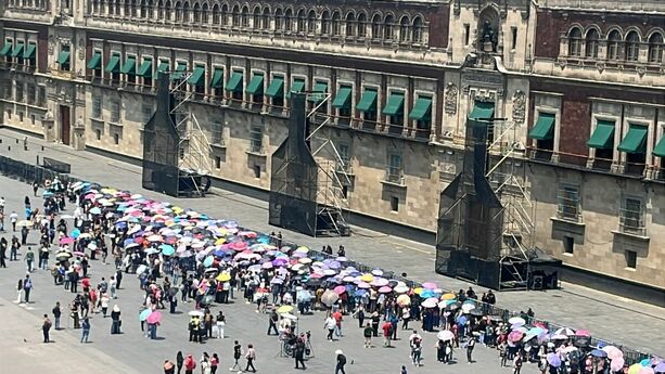Fans de BTS se reúnen en Palacio Nacional | Foto: Juan Carlos Bautista