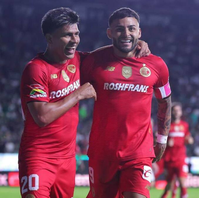 Jesús Gallardo y Alexis Vega podrán colaborar en la búsqueda de la remontada (Imago7)