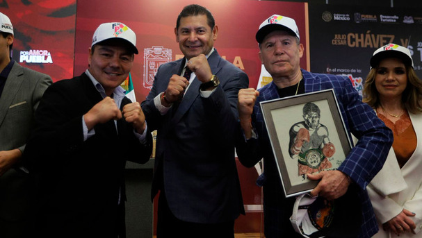 Travieso Arce, Julio César Chávez y Alejandro Armenta. (Foto: Jorge Carballo)