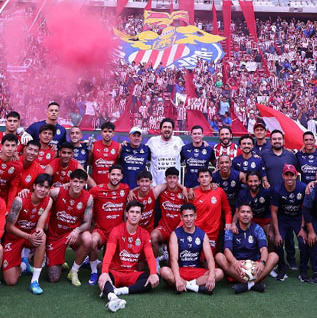 Chivas fue respaldado por su afición de cara a la Vuelta ante Tigres. (Foto: Cortesía Chivas)