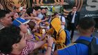 Incomparables dieron gran recibimiento a Tigres en su llegada a Guadalajara (Fotografía: Roberto Flores)