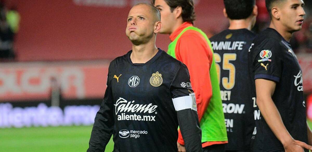 Javier Hernández no aparece en celebración de 120 años de Chivas (Imago7)