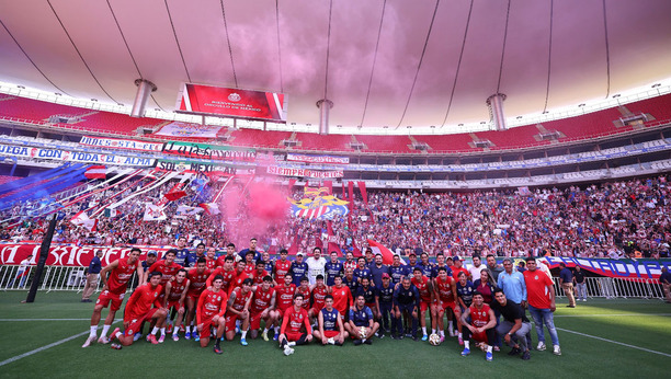 Chivas fue respaldado por su afición de cara a la Vuelta ante Tigres. (Foto: Cortesía Chivas)