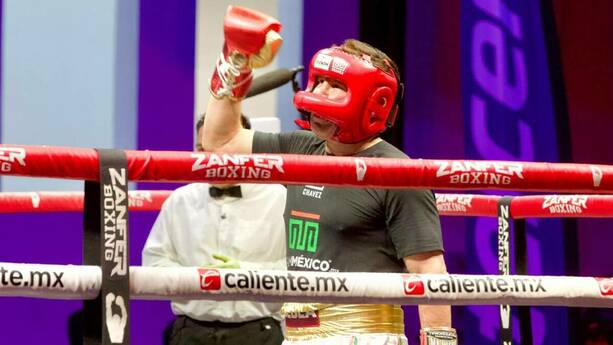 Julio César Chávez en su pelea con el Travieso Arce (Jaime Zambrano)