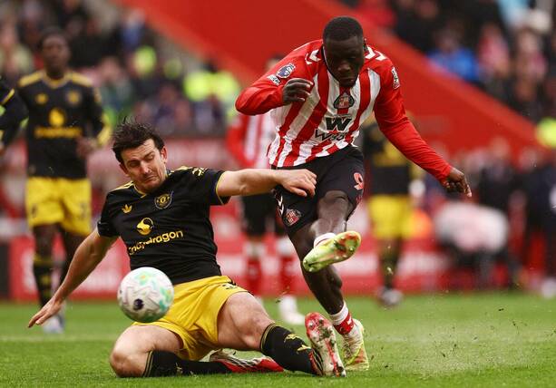 Manchester United rompe su racha de triunfos / Reuters