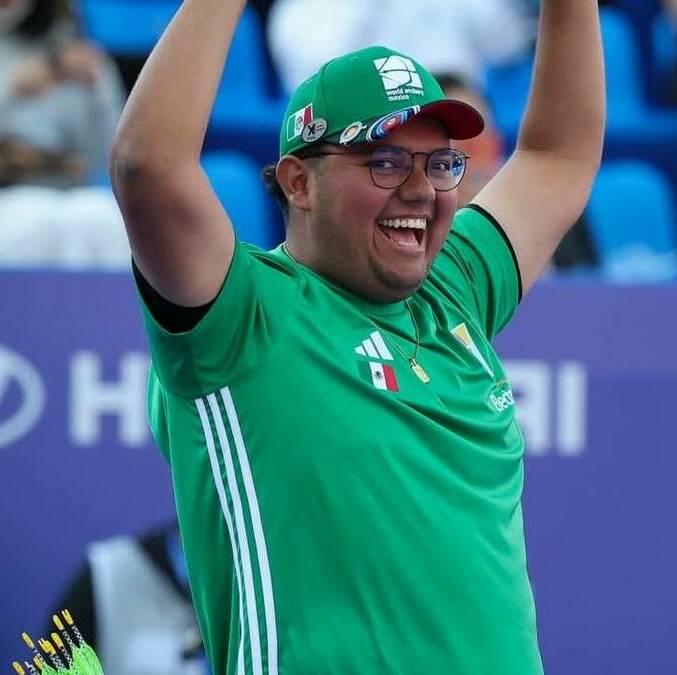 Sebastián García ganó medalla de Oro en Copa Mundial de Tiro con Arco / @COM_México