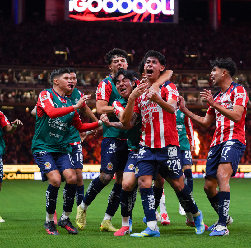 Las Chivas remontaron en el Akron y avanzaron a Semifinales (Fotografía: Imago 7)
