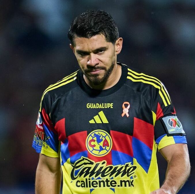 Henry Martín falló su penal contra Pumas (Fotografía: Mexsport)