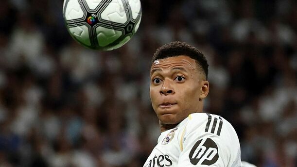 Kylian Mbappé sufrió un corte en la ceja ante el Girona (Reuters)