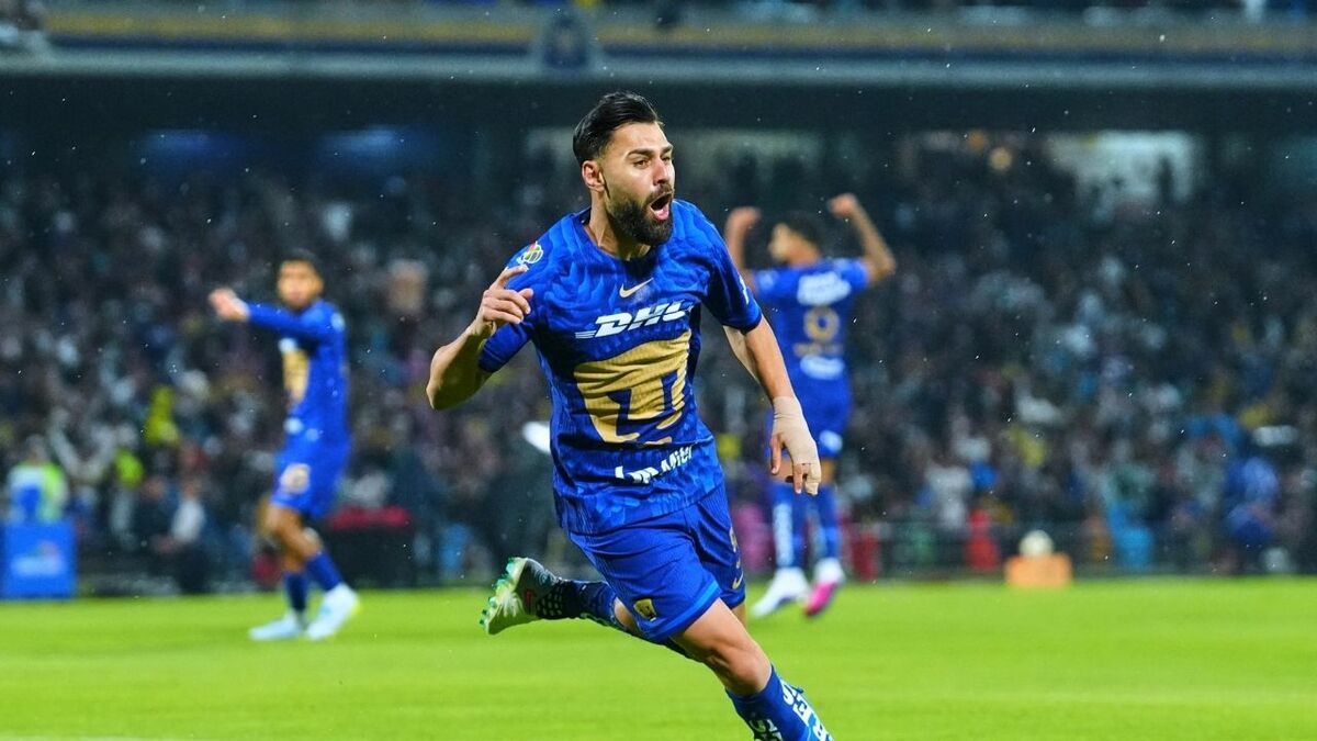 Rubén Duarte marcó el primer gol de Pumas (Imago 7)
