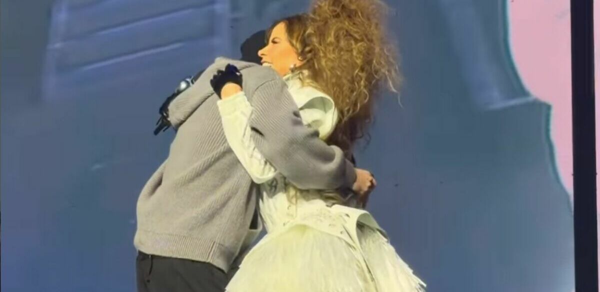 Peso Pluma presentó a Gloria Trevi. (Foto: captura de pantalla video de Trevi)