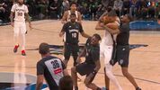 Wembayama fue expulsado por un brutal codazo (Imagen: Captura de pantalla)