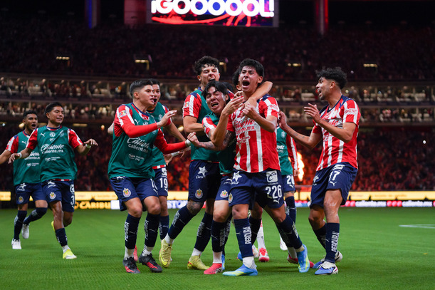 Las Chivas remontaron en el Akron y avanzaron a Semifinales (Fotografía: Imago 7)