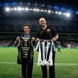 Eva Espejo dio la bienvenida al coach Carlos Alonso y Fuerza Regia Femenil (Fotografía: X Rayadas)