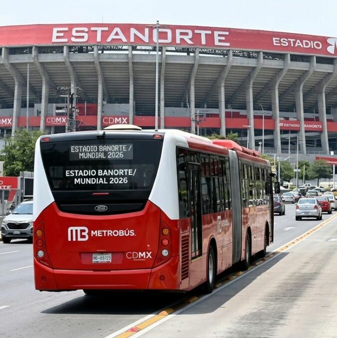 Mundial 2026: anuncian ruta especial de Metrobús hacia el Estadio Banorte | Foto: IA