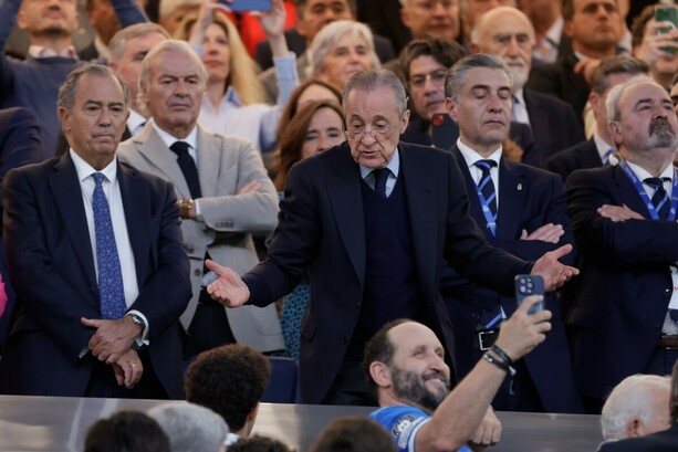 Florentino Pérez, en el palco antes del partido ante Real Oviedo. (EFE).
