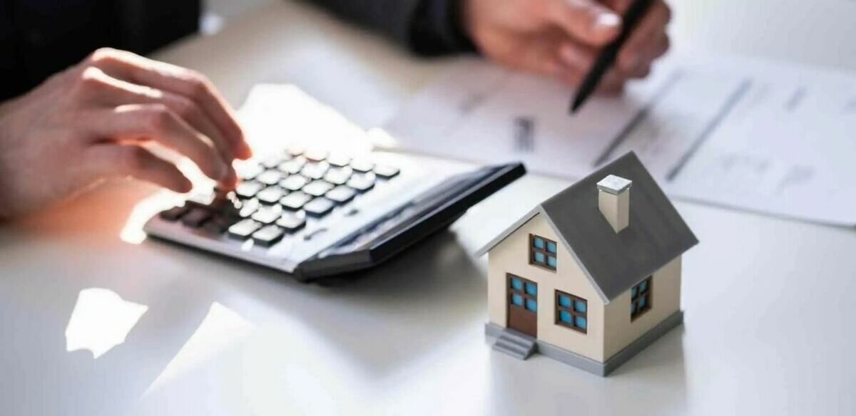 Aprovecha el 100 por ciento de descuento en el pago de multas del predial. Foto: Freepik