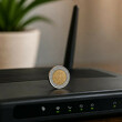 El mito de poner una moneda sobre el Modem (FOTO: IA)