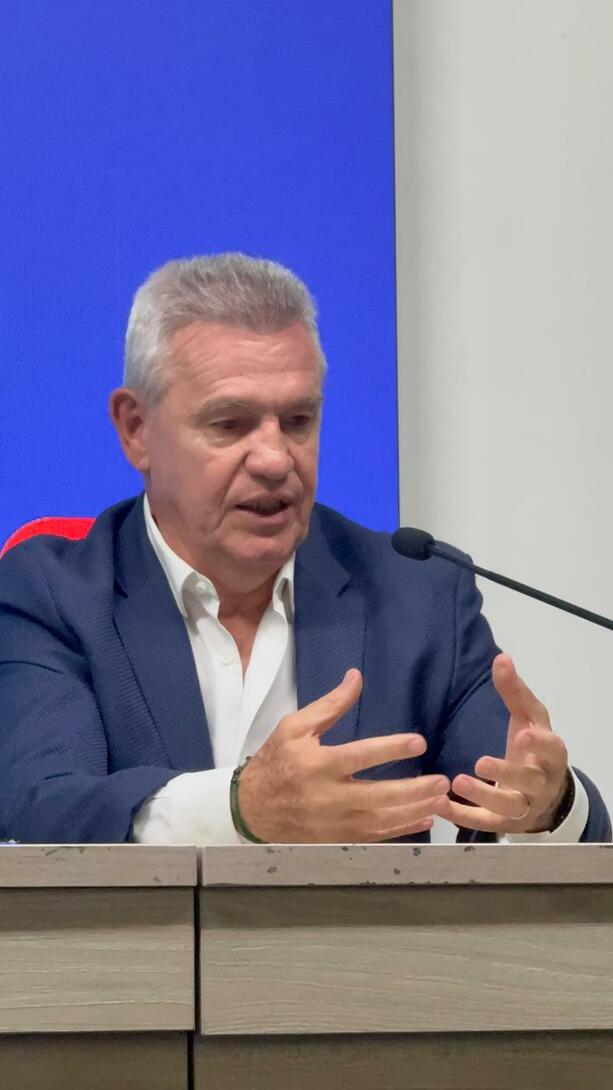 Vasco Aguirre pide poner pausa a rivalidades regias (Felipe Galindo)