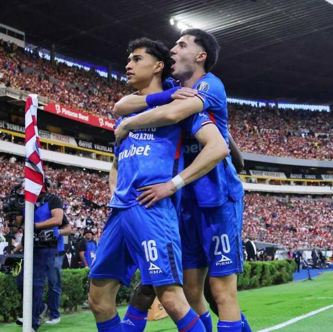 Cruz Azul conquistó el Estadio Jalisco (Imago7)