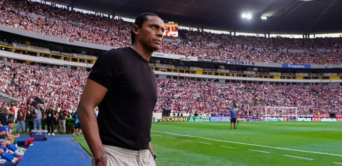 Joel Huiqui quiere mantenerse como DT de Cruz Azul (Imago7)