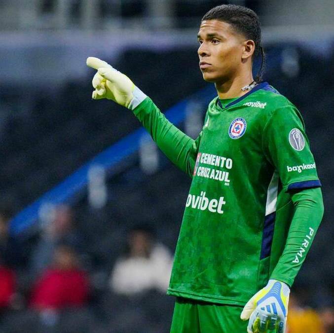Kevin Mier ha sido criticado por sus errores en Cruz Azul (Imago7)
