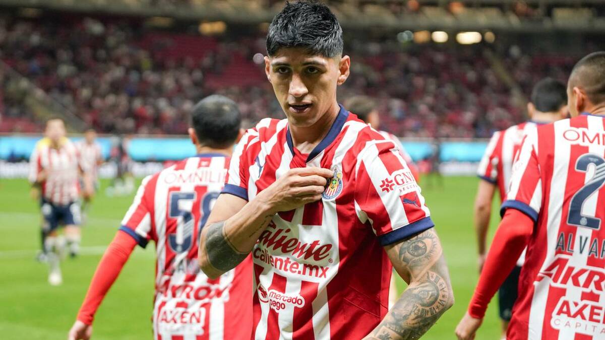 Alan Pulido nuevamente manda mensaje en redes sociales (Imago7)