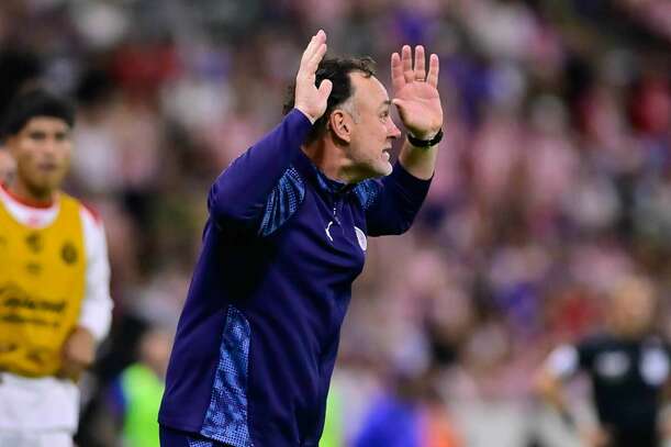 Diego Milito y sus Chivas se despidieron del Clausura 2026 (Fotografía: Mexsport)