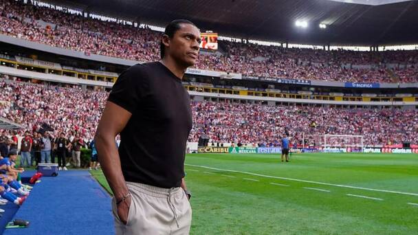 Joel Huiqui quiere mantenerse como DT de Cruz Azul (Imago7)