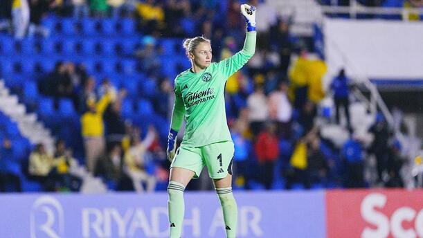 Sandra Paños celebra el gol del América Femenil (Imago7)