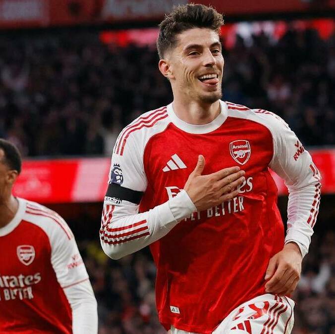 Arsenal acaricia el título de Premier League / Reuters