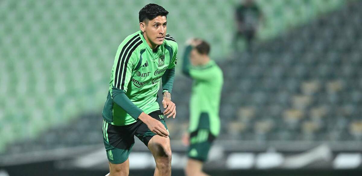 Edson Álvarez ya se puso a las órdenes de Javier Aguirre (Imago7)