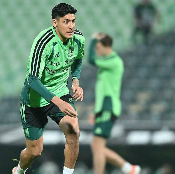 Edson Álvarez ya se puso a las órdenes de Javier Aguirre (Imago7)