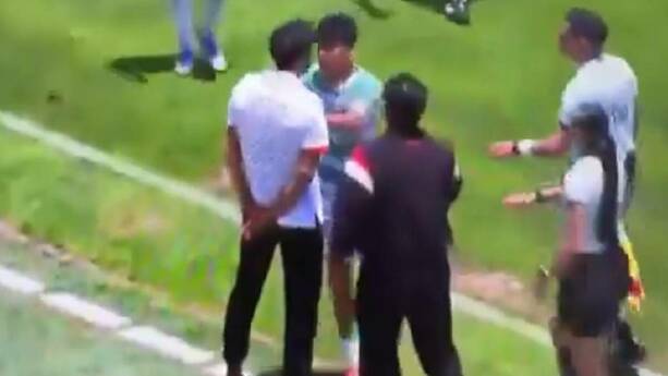 Jugador de Santos agredió a Luis Michel / Captura