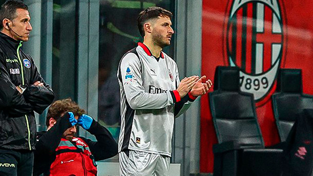 Santiago Gimenez volvió después de 5 meses. (Foto: AC Milan)