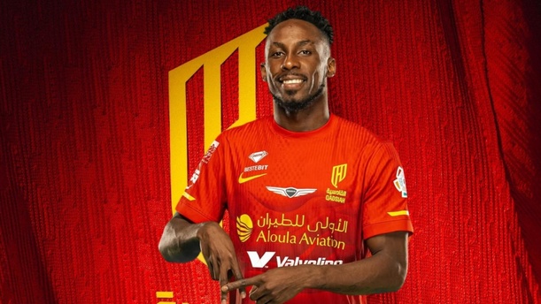 Julián Quiñones, Campeón de goleo de Arabia Saudita (Facebook @fcqadsiah)