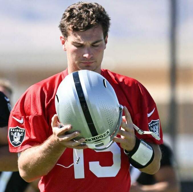 Fernando Mendoza se gana los elogios en los Raiders (Reuters)